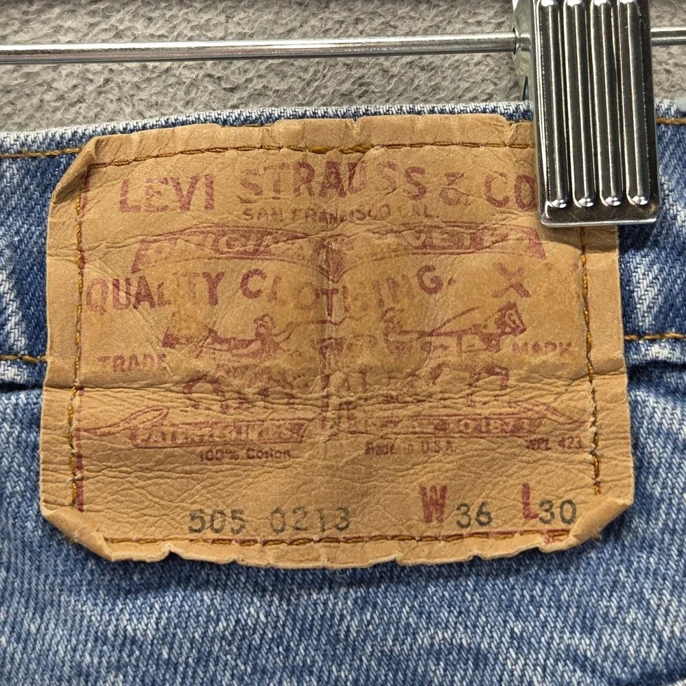 Vintage Levis 505 Jeans Mens Blue Straight Zip Fly USA Altered Hem Fits 34x26